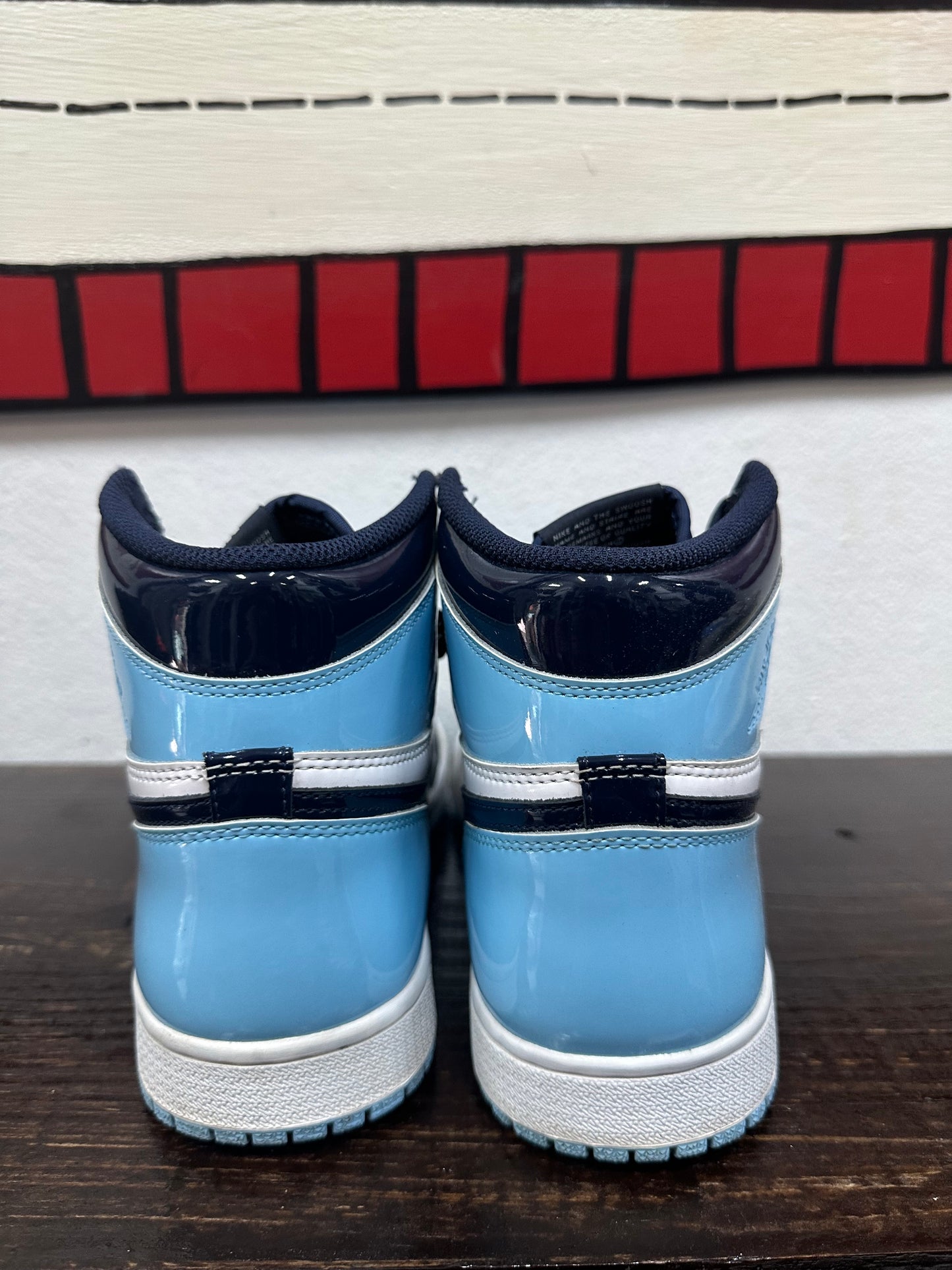 *USED* Wmns Air Jordan 1 Retro High OG 'Blue Chill'