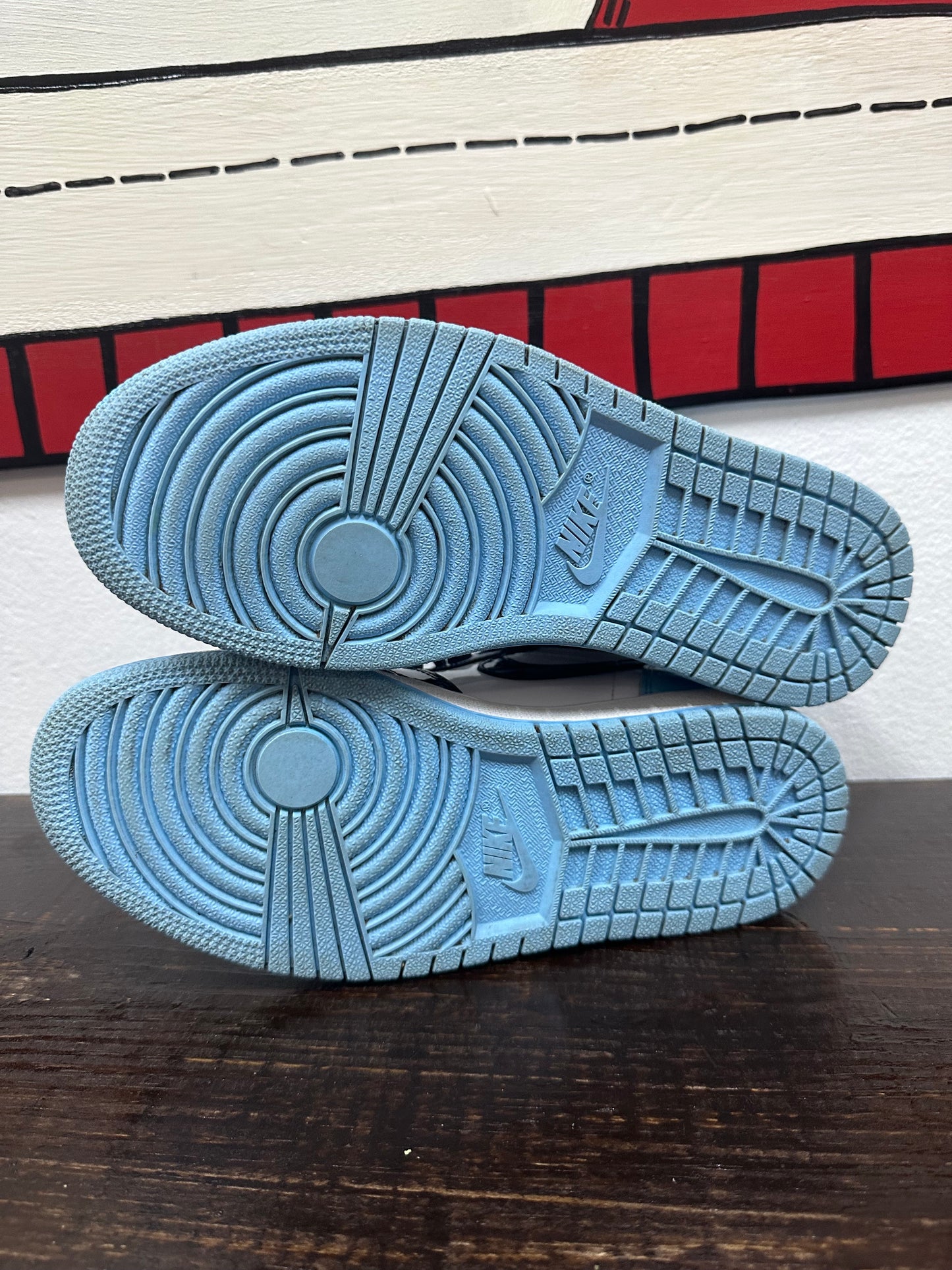 *USED* Wmns Air Jordan 1 Retro High OG 'Blue Chill'
