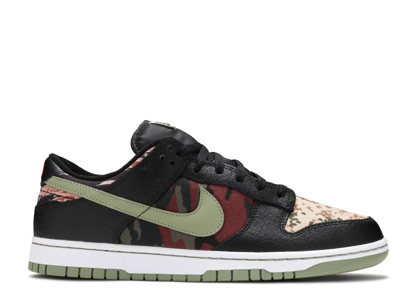 Dunk Low SE 'Black Multi-Camo'